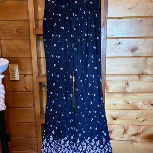 shosho Navy Bellbottom Leggings with Light Lavender Floral Print: Long